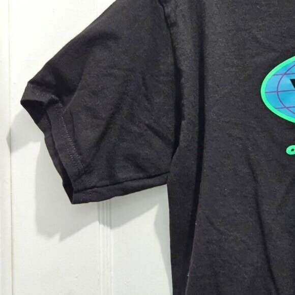 Two Van's Tee Shirts Black Gray Medium & Large Van's Off the Walls & Logo - Picture 15 of 15